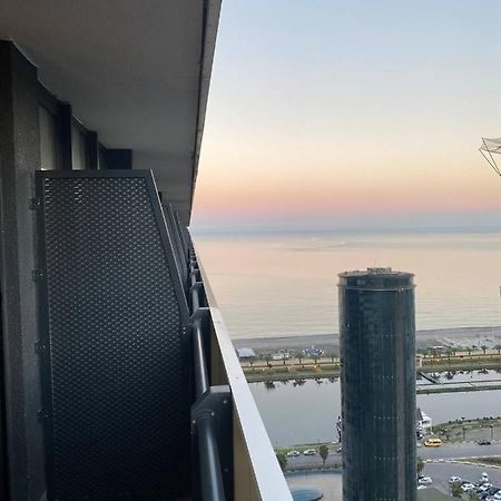 Orbi City Luxury Studio Harbour And Sea View บาทูมิ ภายนอก รูปภาพ