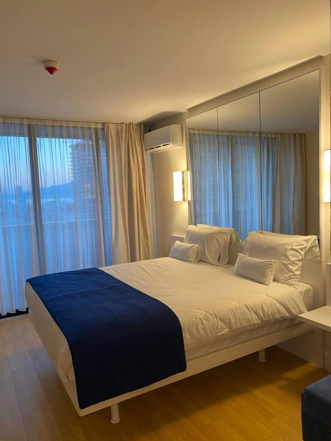 Orbi City Luxury Studio Harbour And Sea View บาทูมิ ภายนอก รูปภาพ